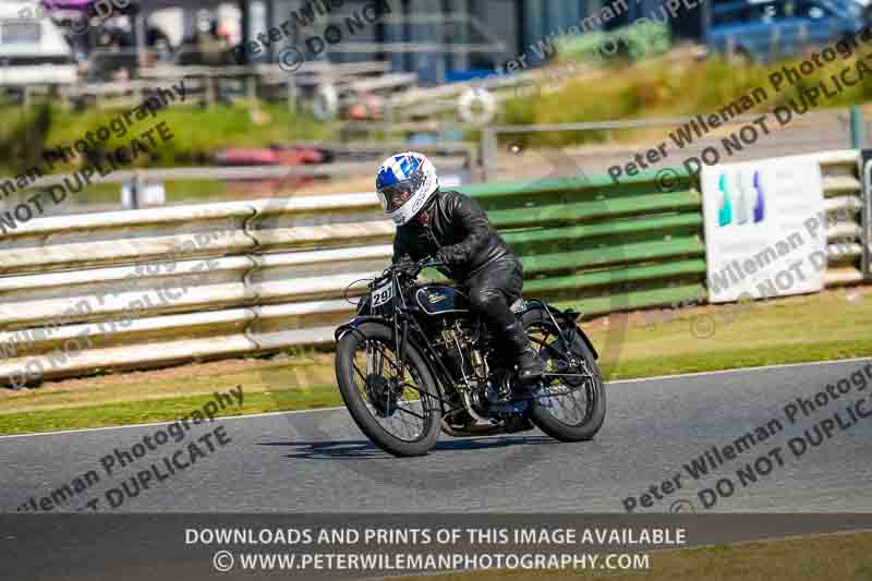 Vintage motorcycle club;eventdigitalimages;mallory park;mallory park trackday photographs;no limits trackdays;peter wileman photography;trackday digital images;trackday photos;vmcc festival 1000 bikes photographs